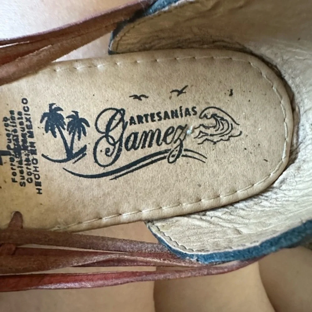 Mexican LEATHER HUARACHE SHOES. Slip on Mexican Huaraches size 7